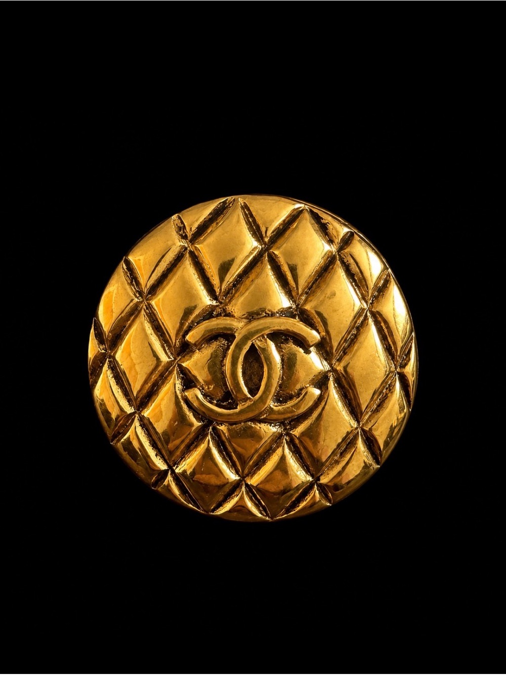 Authentic CHANEL Vintage Gold Tone CC Clip-On Single Earring